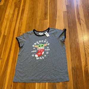 Torrid Star Wars Holiday Tee NWT Mandalorian Grogu Baby Yoda